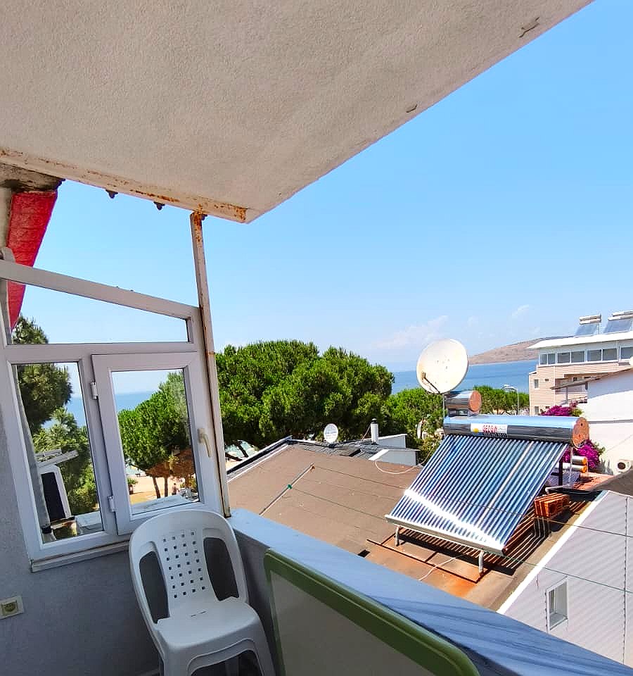 Deniz manzaralı balkon